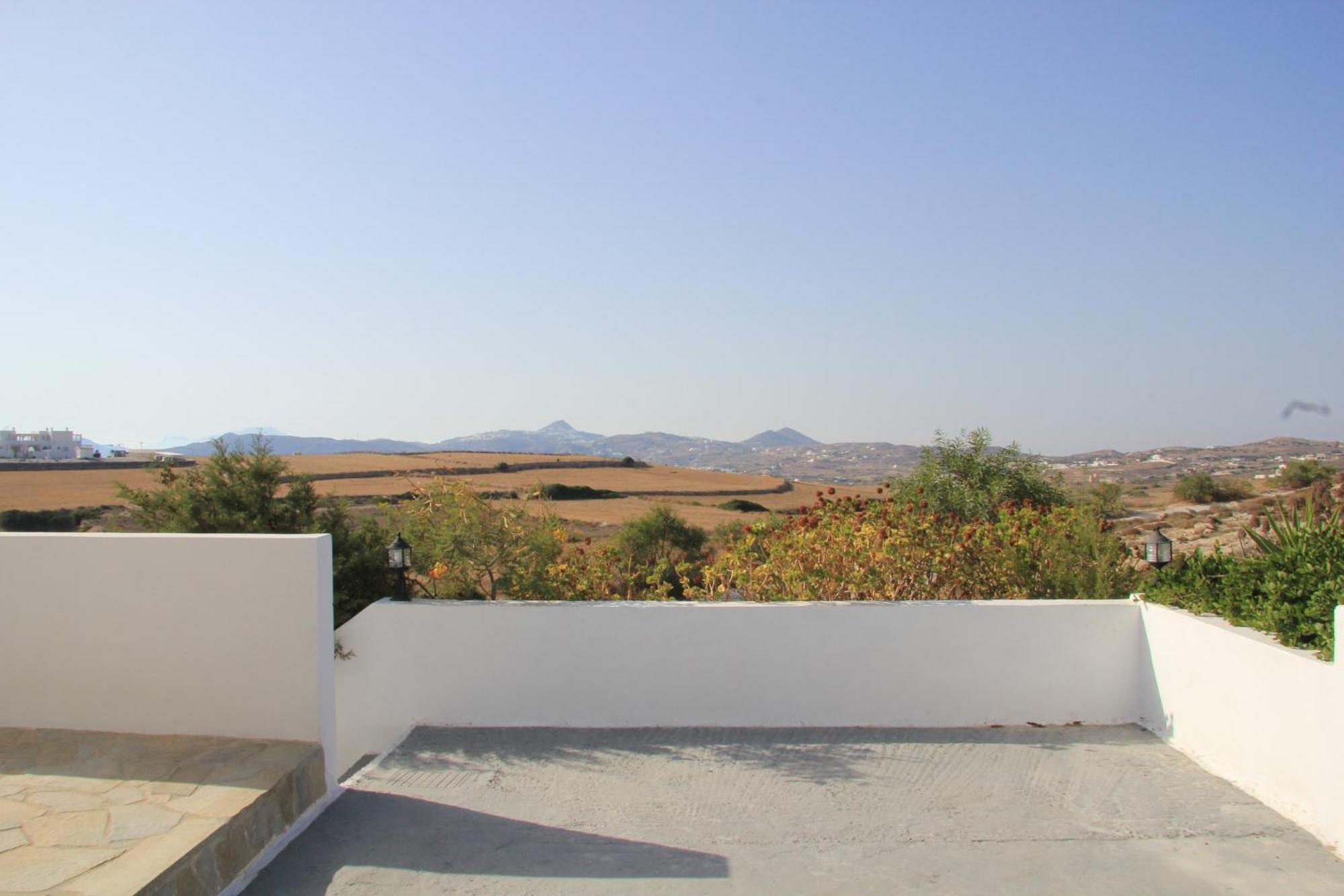 Margaritari Studios Milos Adamantas  Rum bild